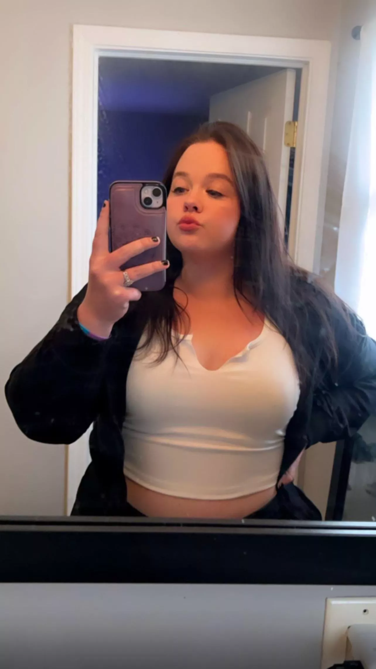 Quick mirror selfie 😘✌🏼