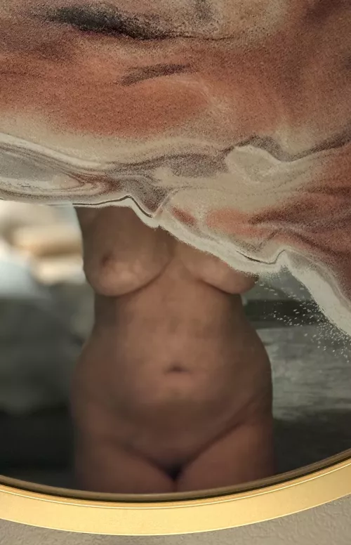 Room service (42, F)