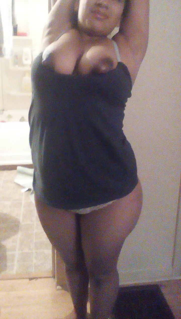 She never misses an opportunity to show off her tits 