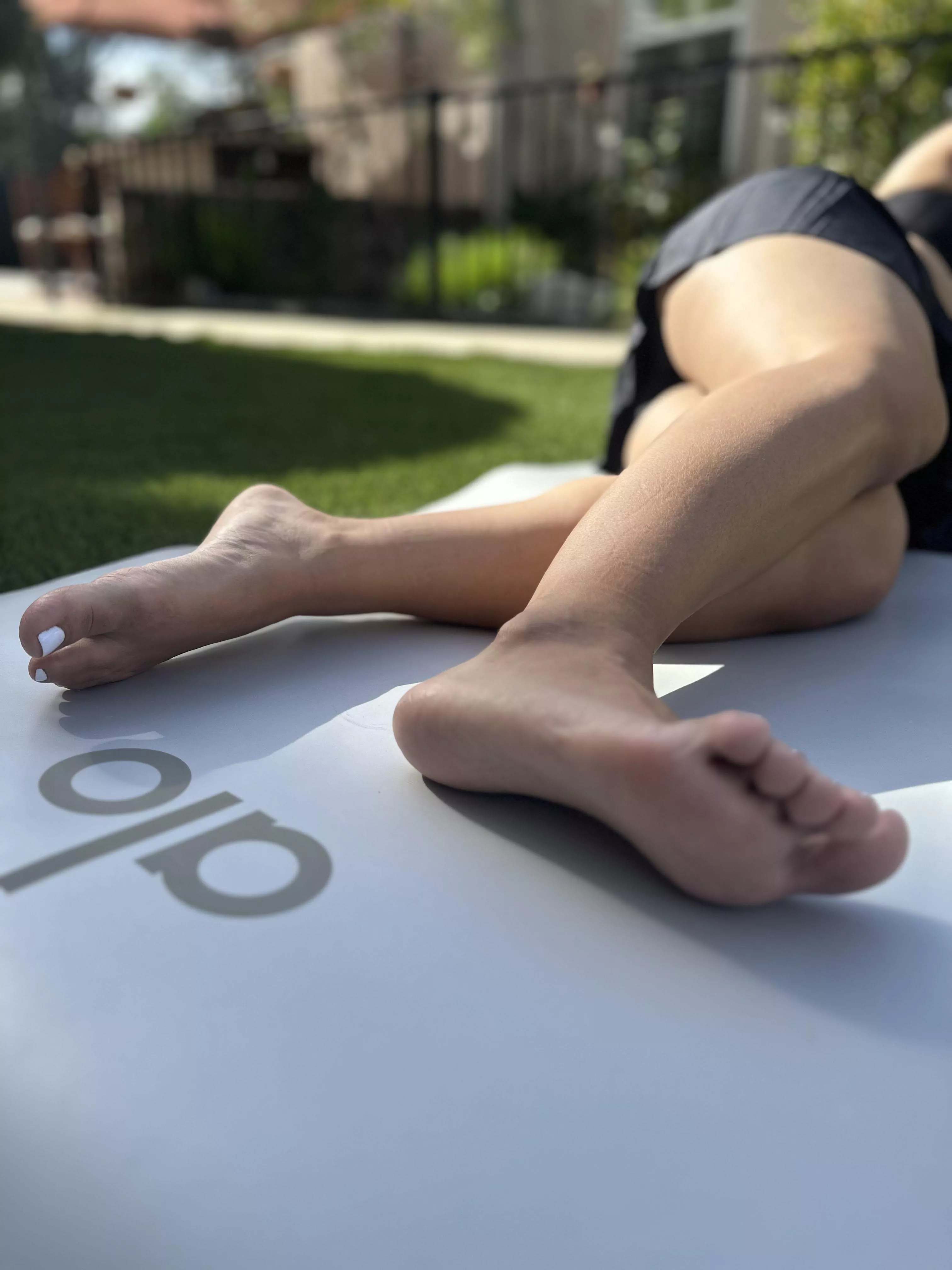 35 year old neglected wife looking to capture your attention!