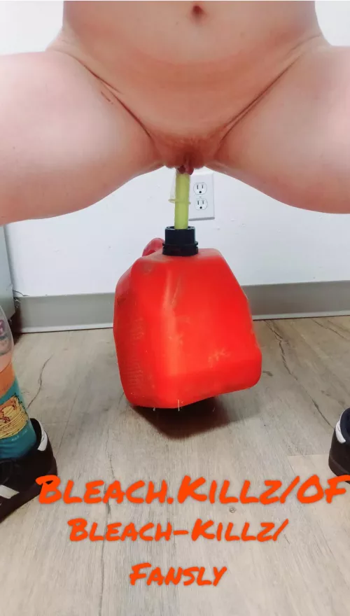 Adding a bit more heat to my fire crotch… 🥵🔥