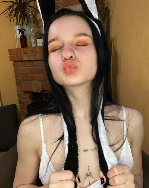 Come here I'll kiss you