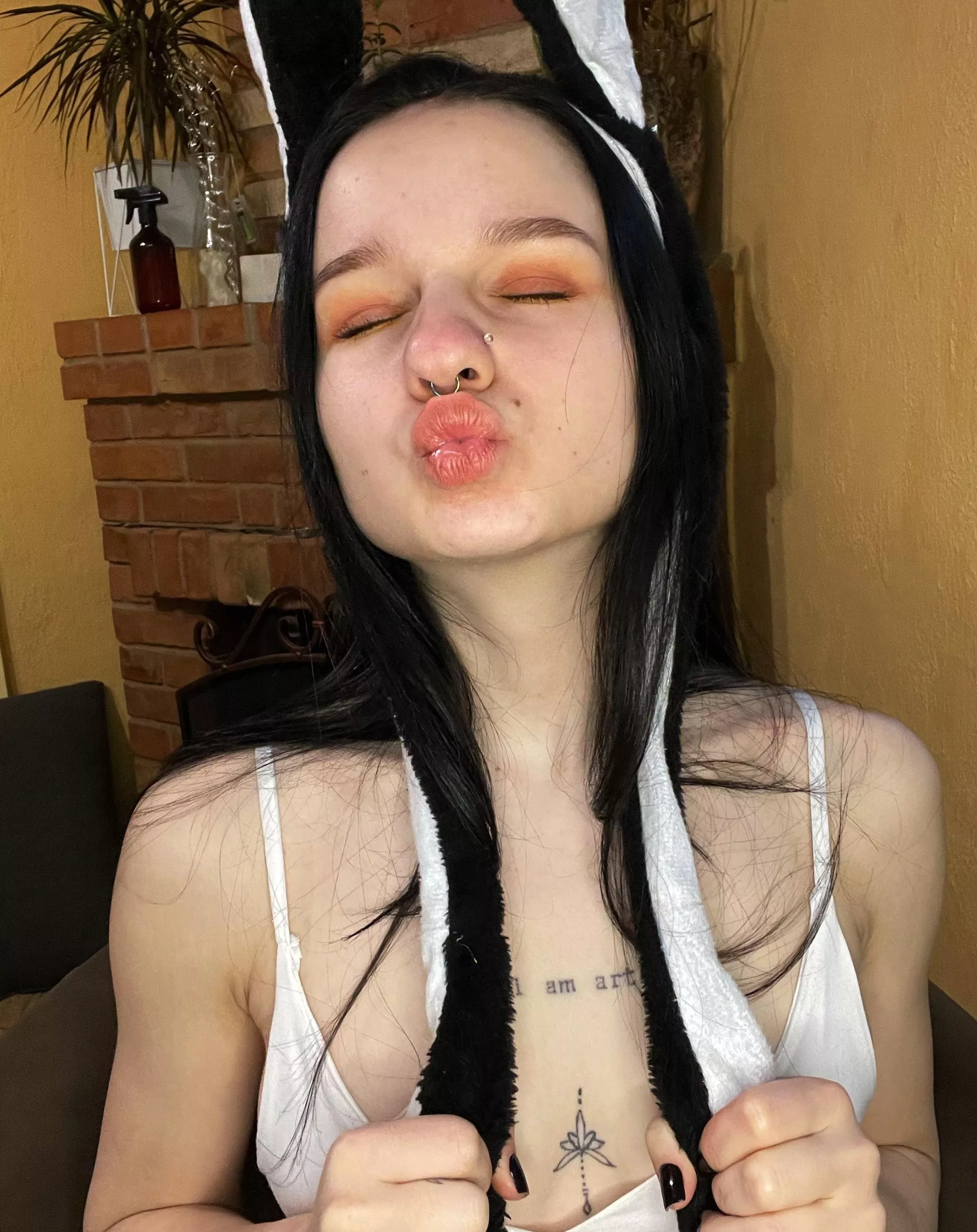 Come here I'll kiss you