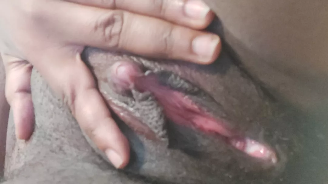 F4A 23 Give My needy clit some attention pleas💦