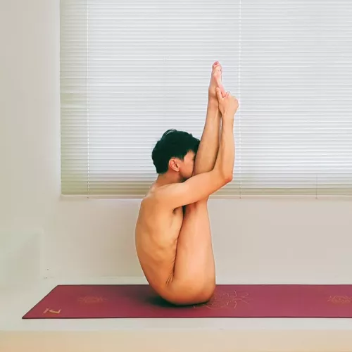 Feel better doing yoga when naked 😉