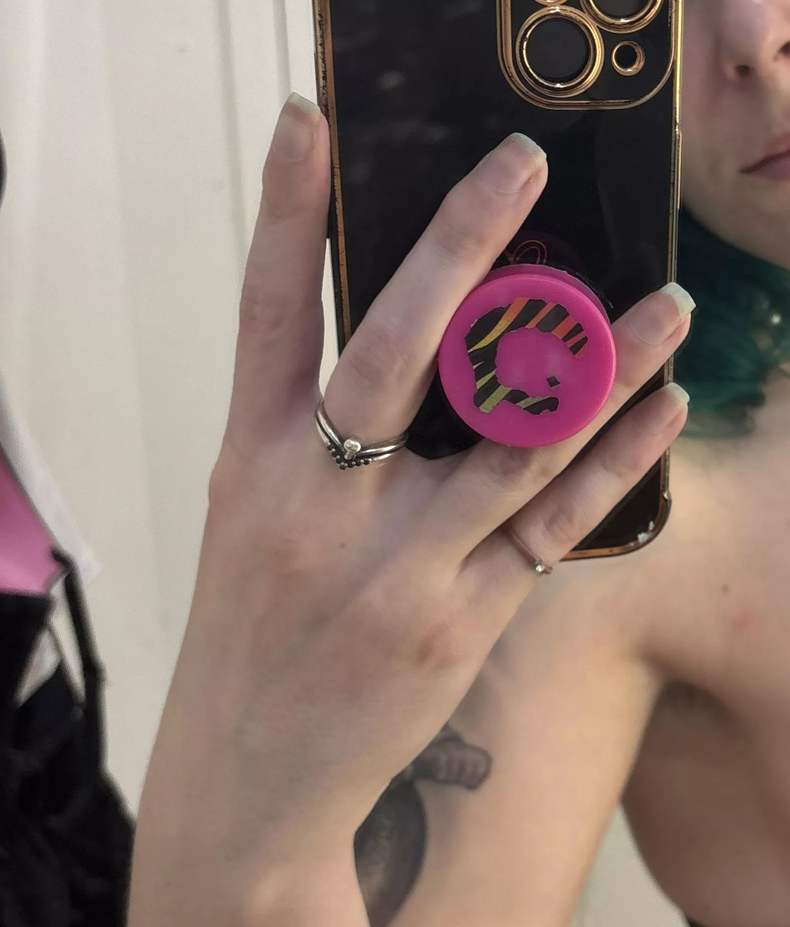 Hand in the fitting room