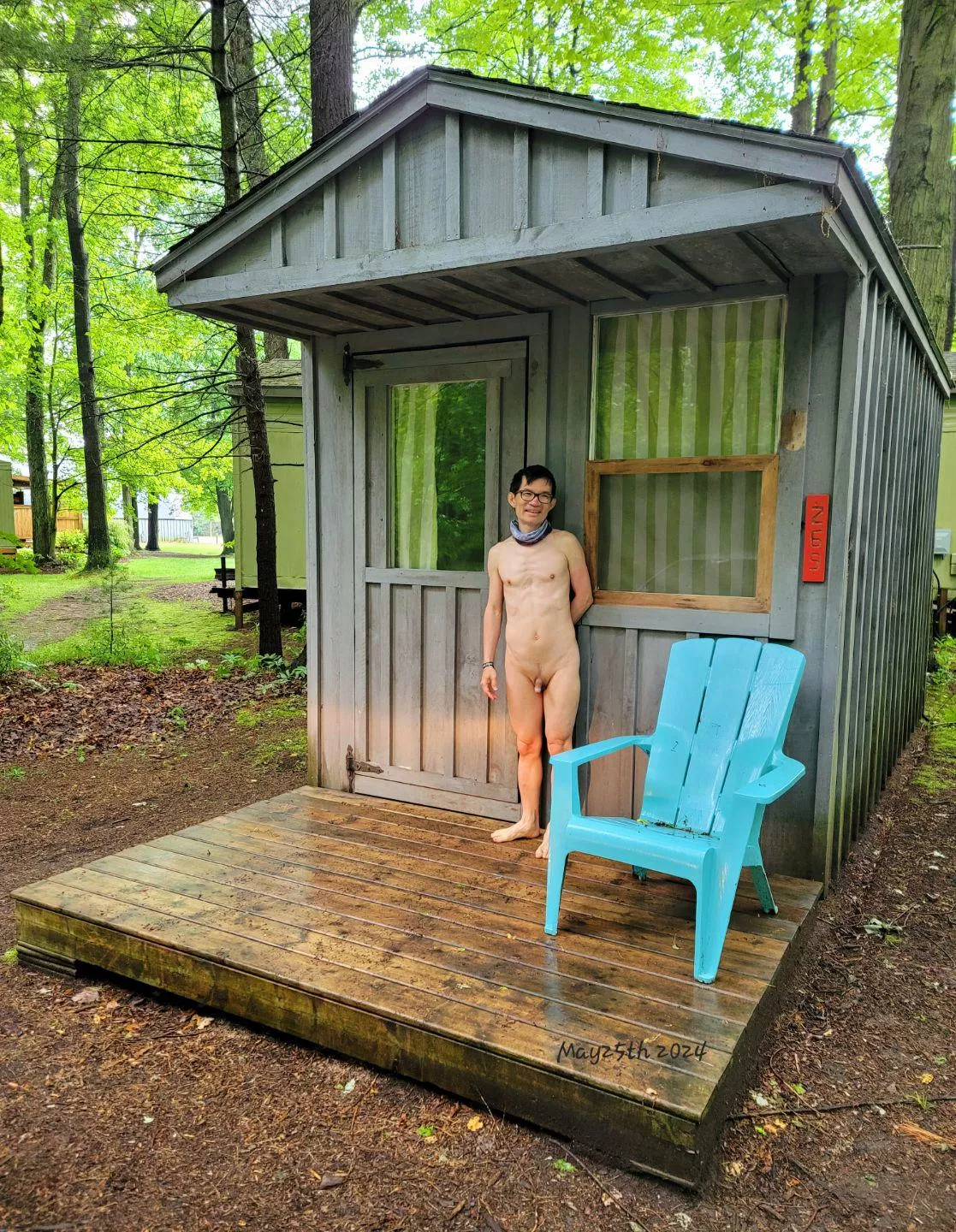 I stayed here a few days without any clothes and I love it 