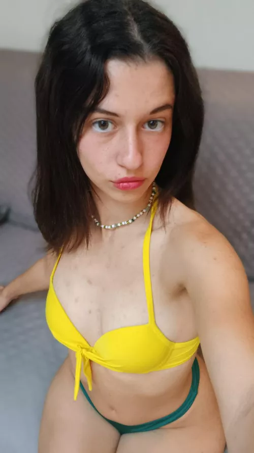 Just a pic in my bikini 🙈