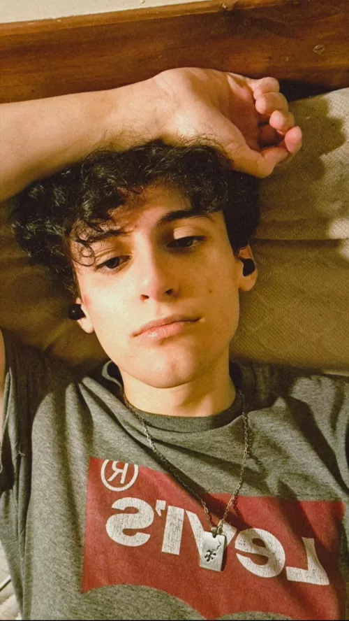 just took a selfie that left me feeling cute; sorry for the filter