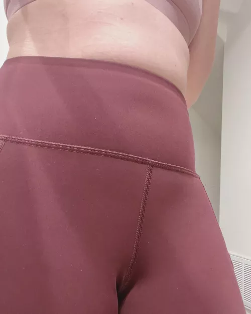 Leggings up close 😉💕