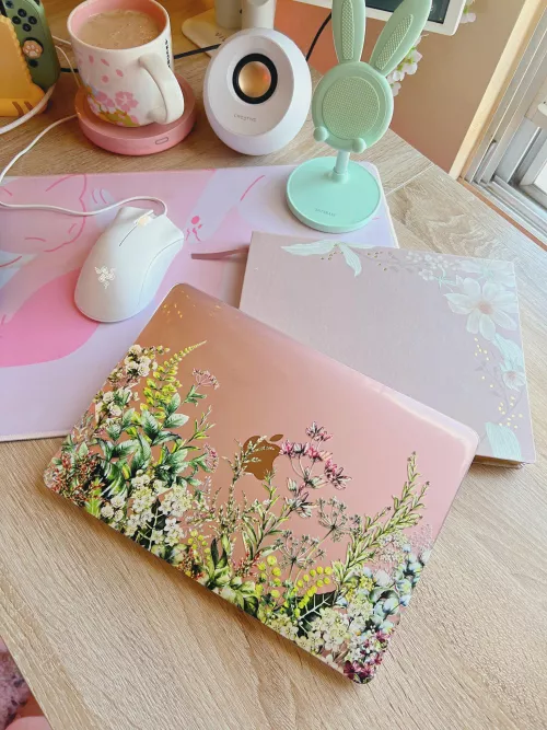 My new laptop case is so pretty 🌸