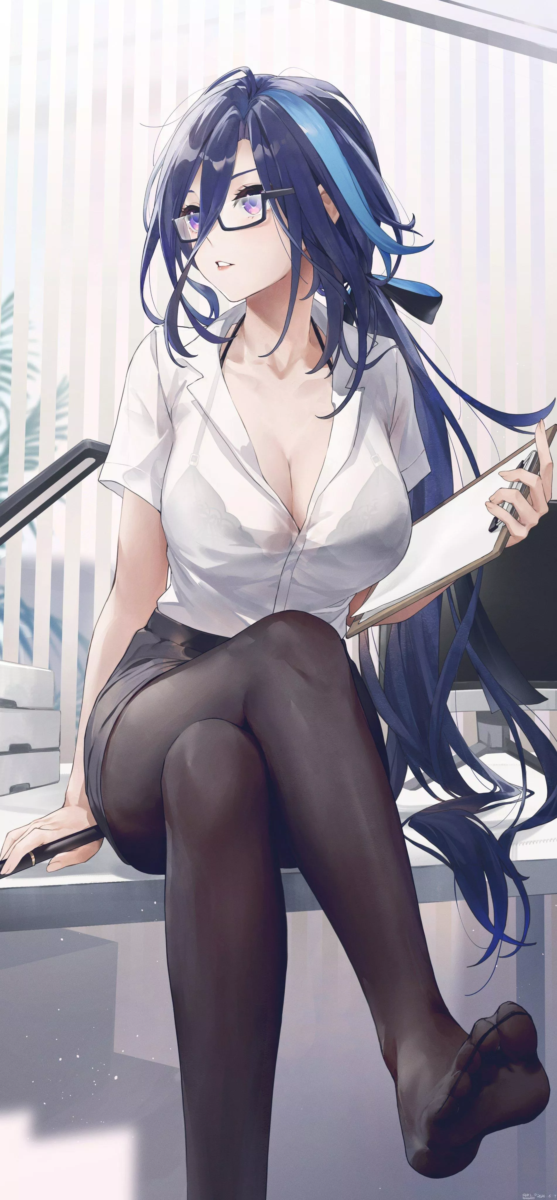 Office Lady Clorinde [Genshin Impact]
