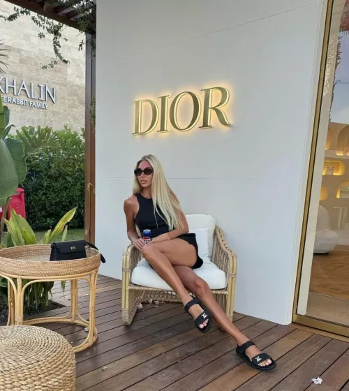 Still has stunning legs 🔥 