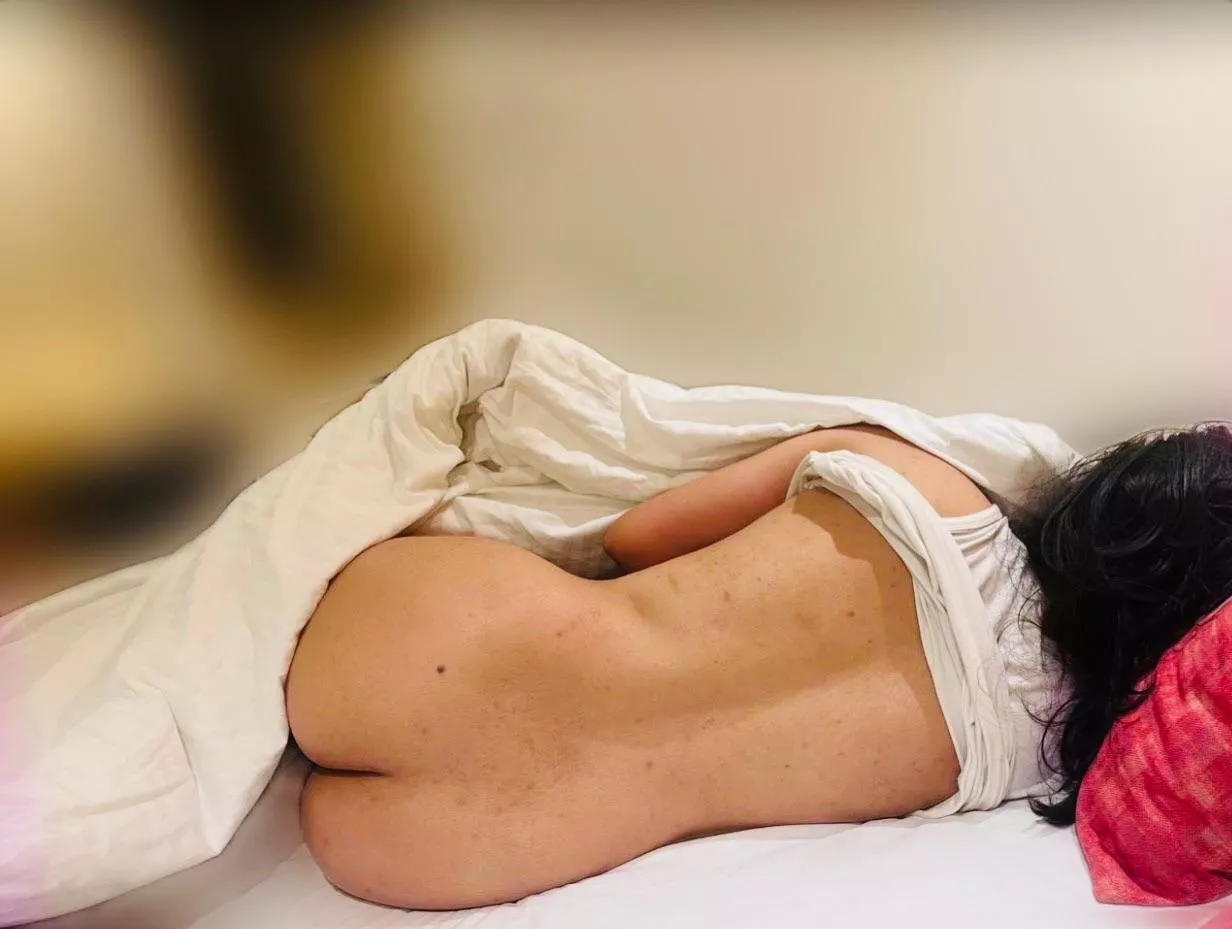 When she sleeps like this… we ain’t gonna sleep 😜.. Married couple 30/29(open for verification)