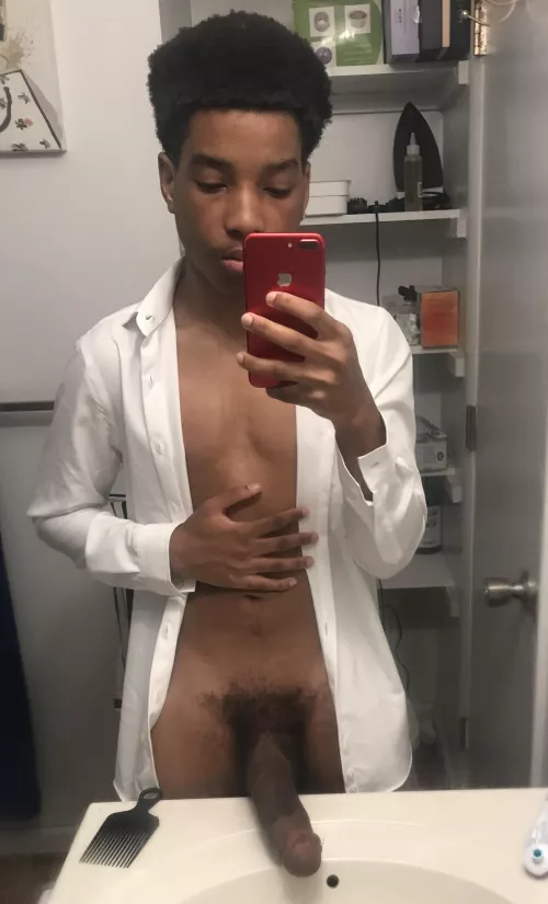 Would you ever give a skinny nerd like me a chance?🤓