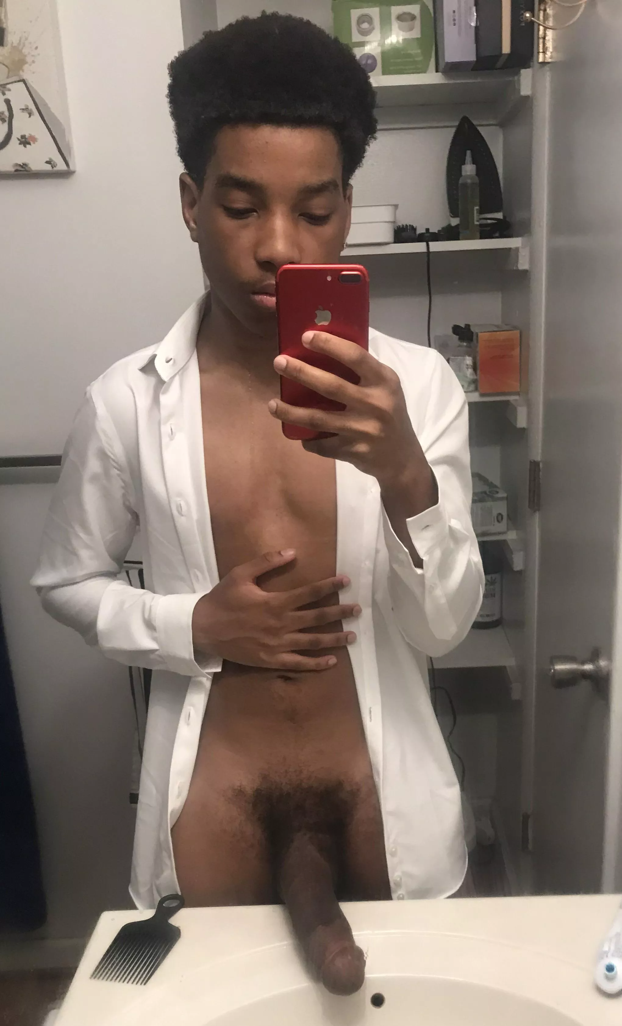 Would you ever give a skinny nerd like me a chance?🤓