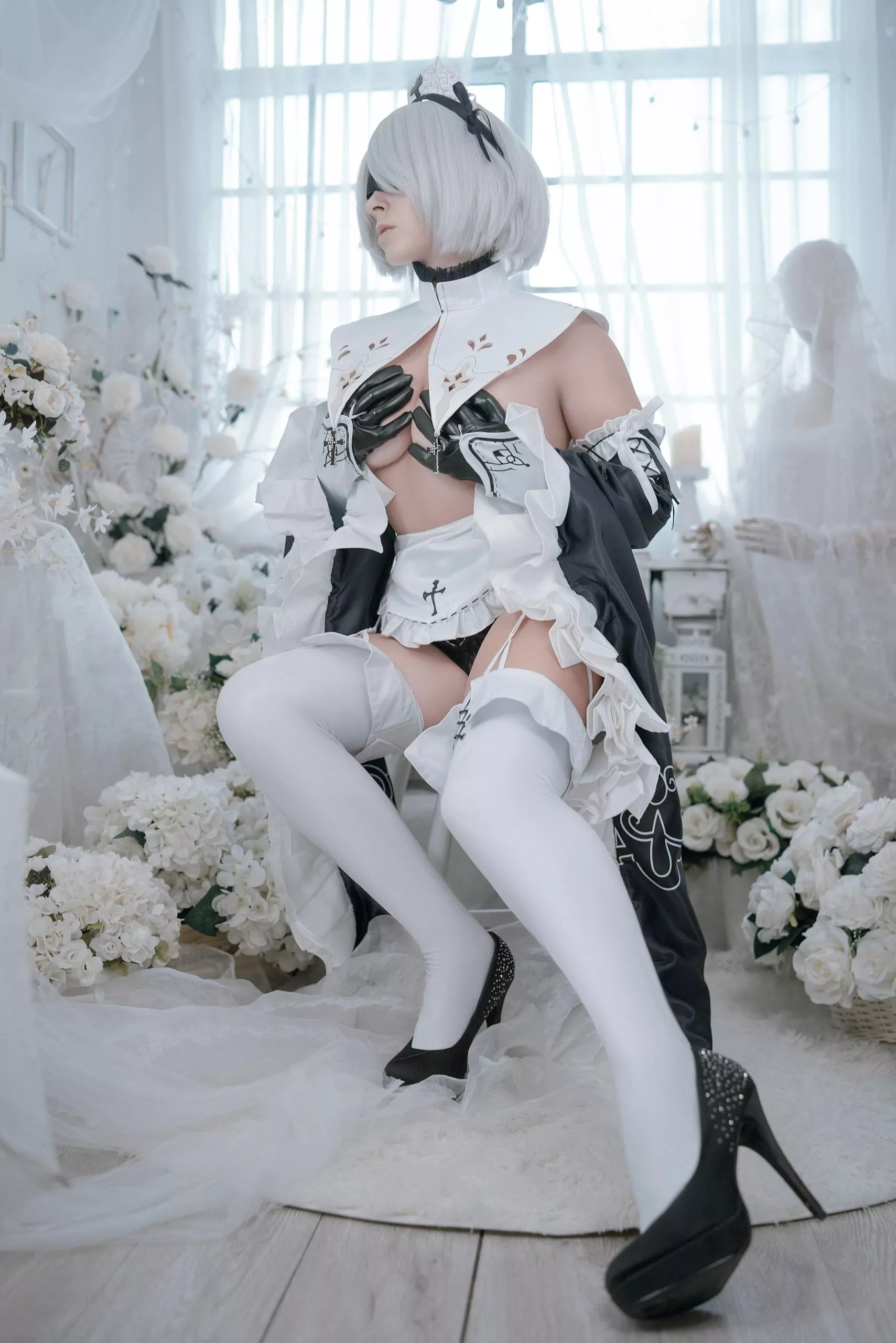 2B Holy Maid by Yuna Kairi 