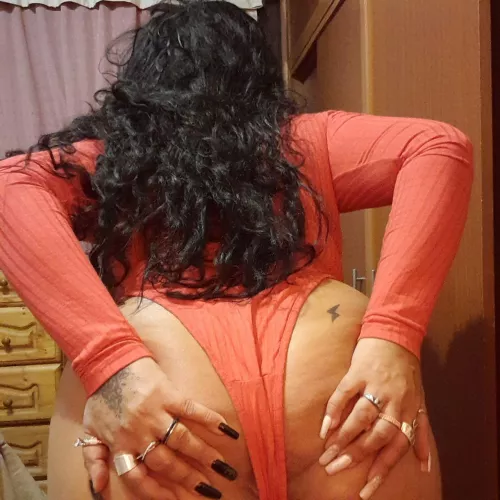 a nail color for every big mommy thigh 