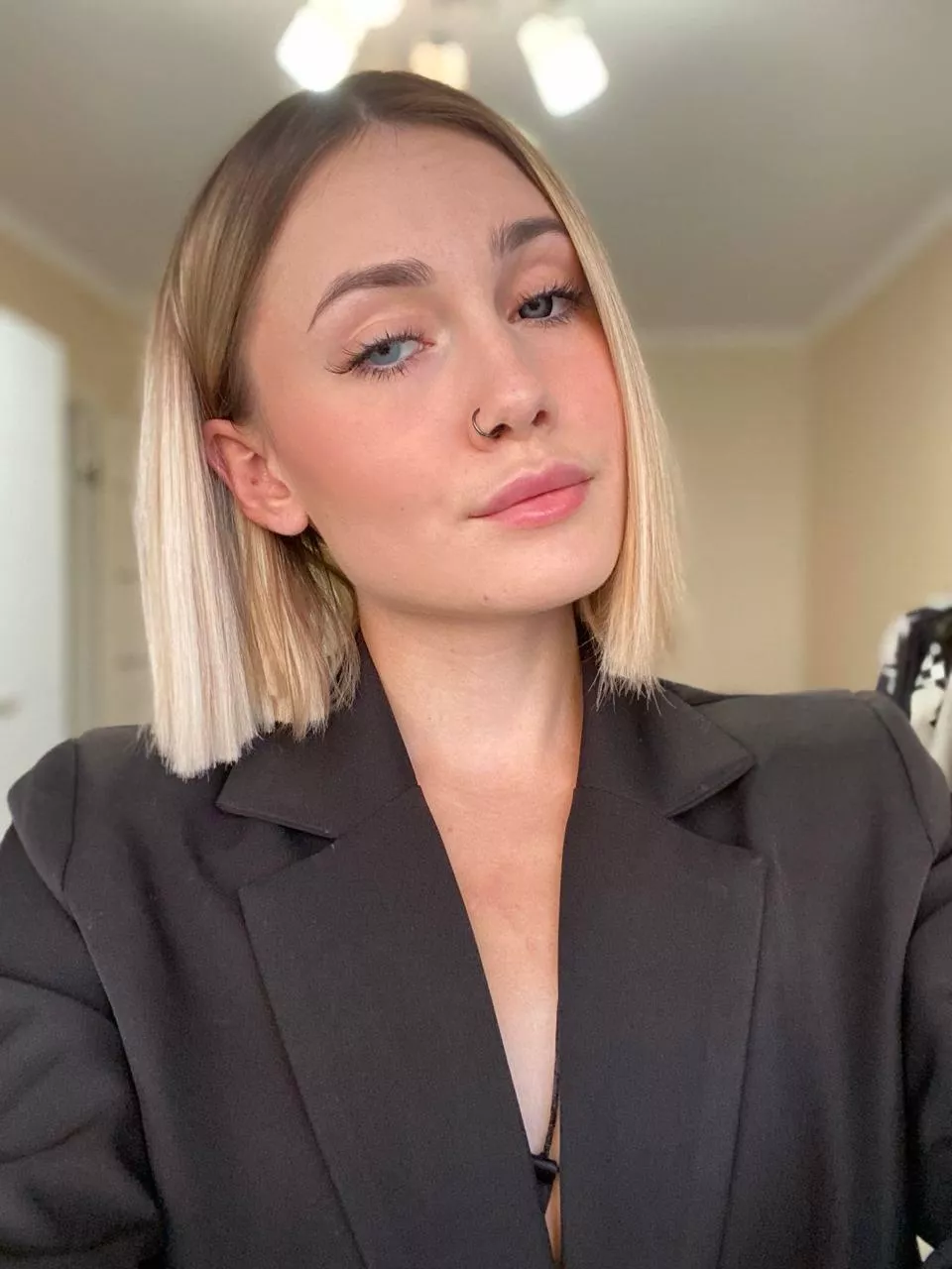 Boss, I'm waiting for you in my office for lunch