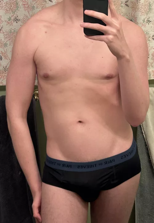 Briefs make them look better 🤤