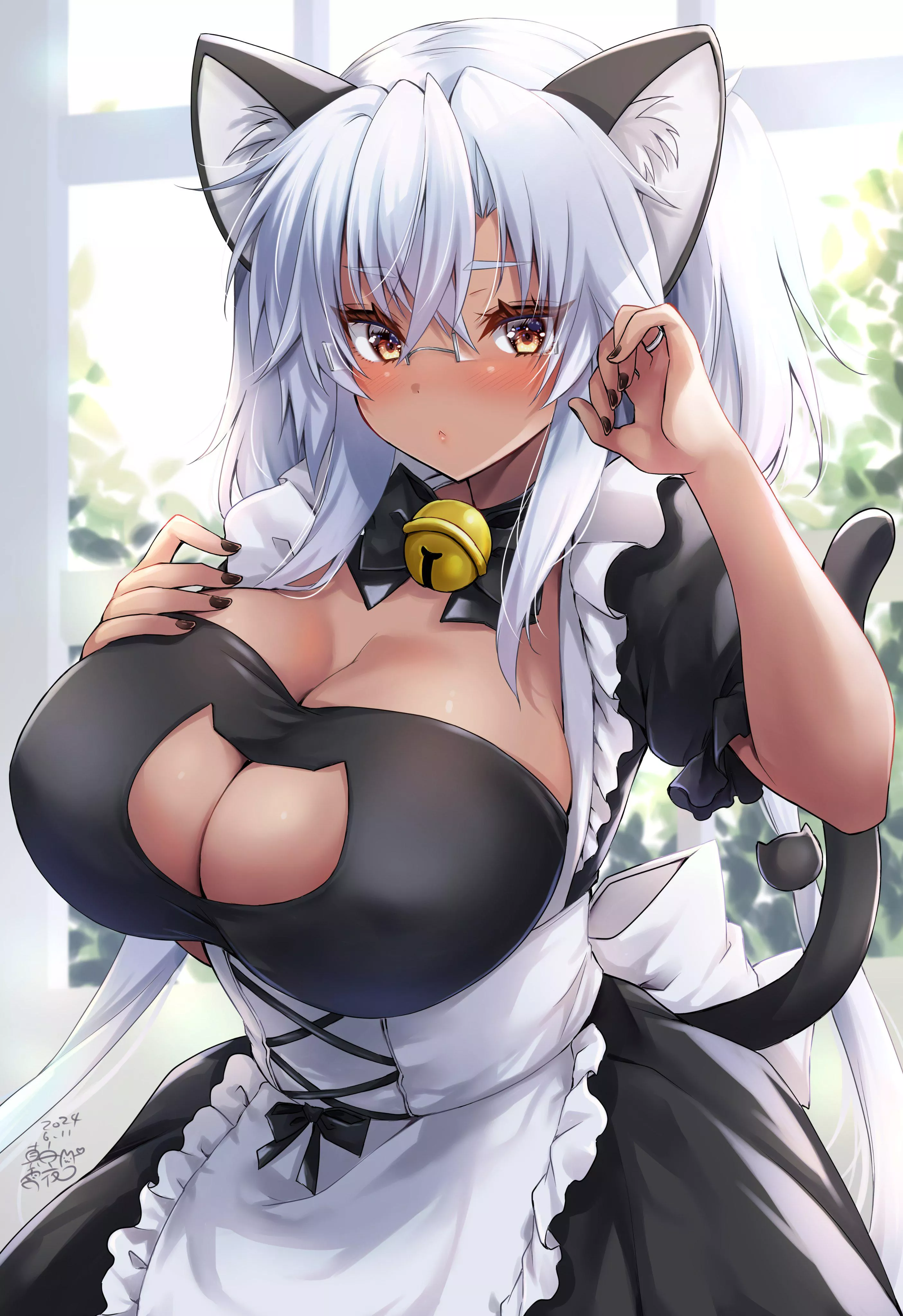 Buxom Dark-skinned catgirl maid (Mashiro Yukiya)
