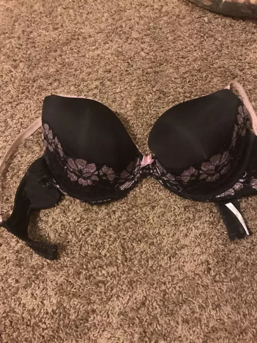 Can anyone help identify a bra?