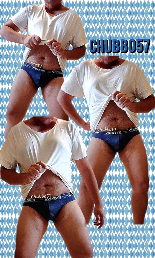 It's a workday so it's back to the dadbod basics: white tee and navy briefs 🧔🏽🩲👕🐻🫡