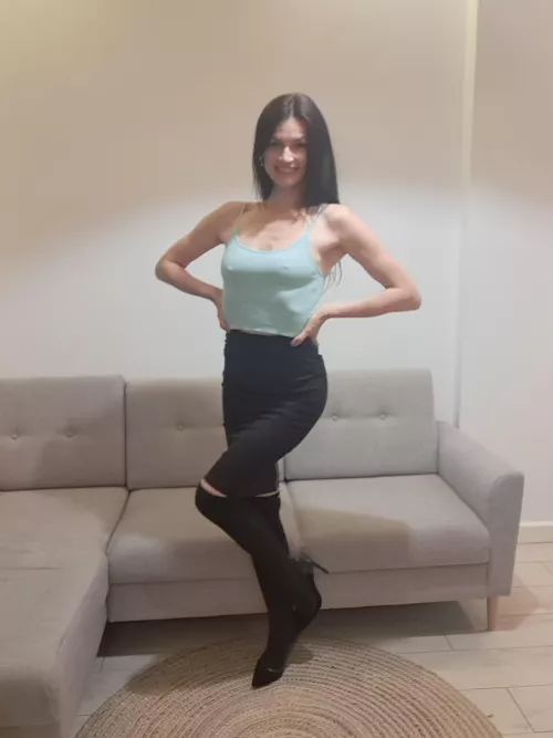 Pencil skirts are my fav 🖤