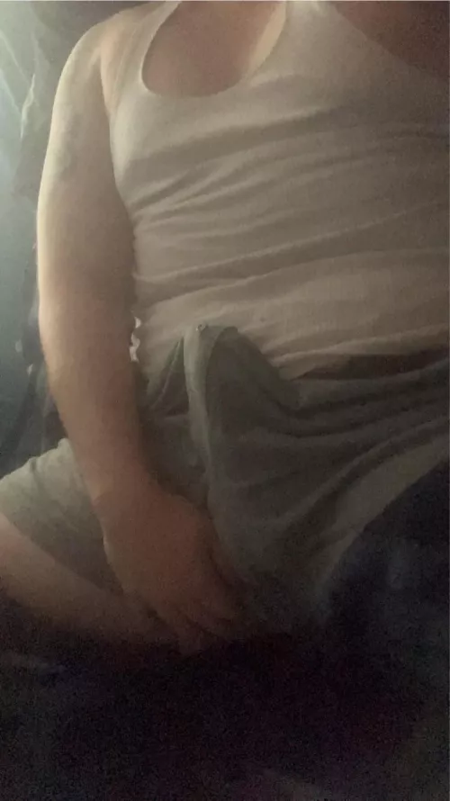 This is how this 25 year old wakes up in the morning 🫢