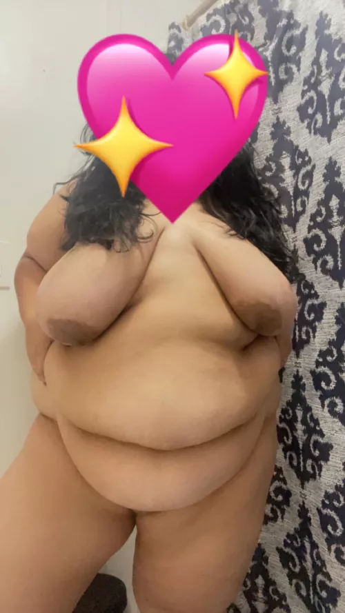 Titty and tummy Thursday? 🤪