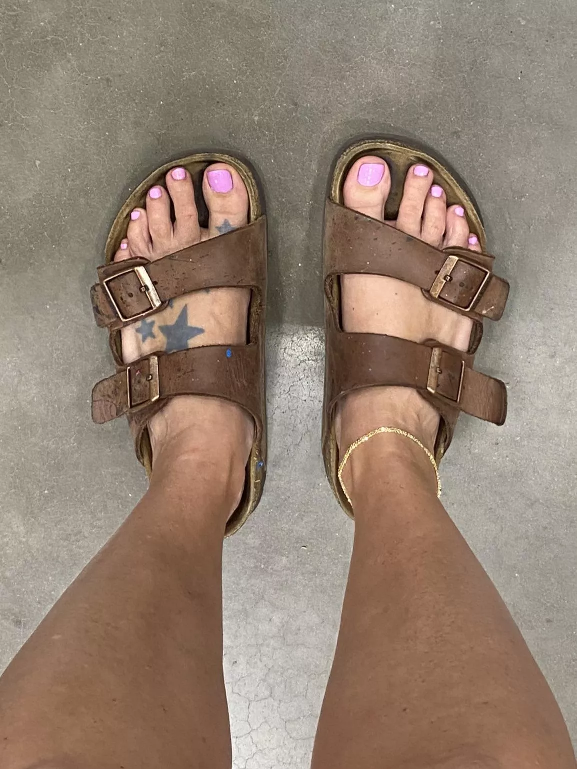 Birk feet out in the wild