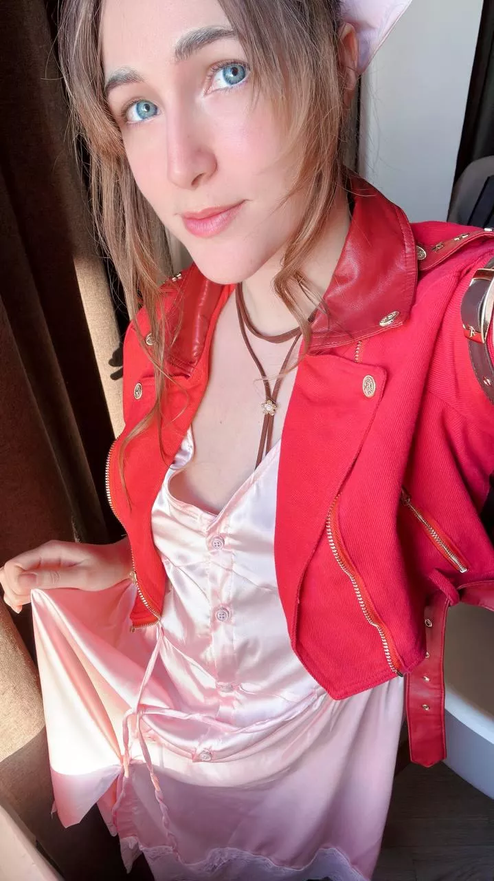 Got to try my Aerith cosplay again! 