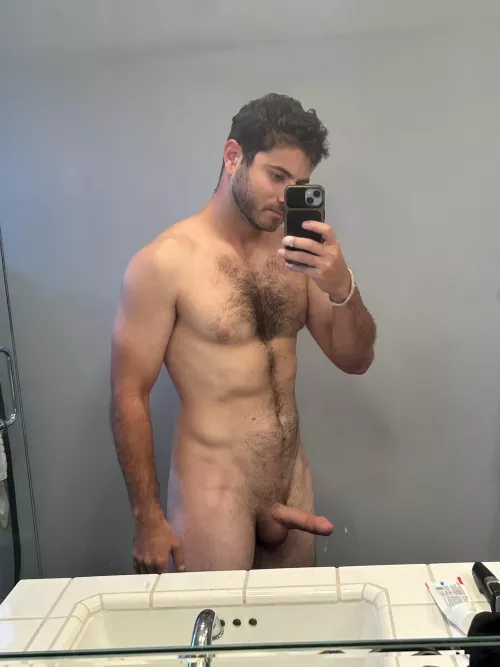 I took a 🔥 mirror pic