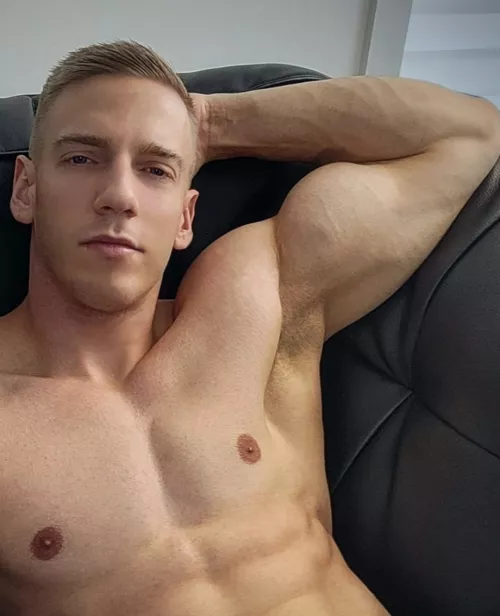 Like my forearm 💪🏼😏..?