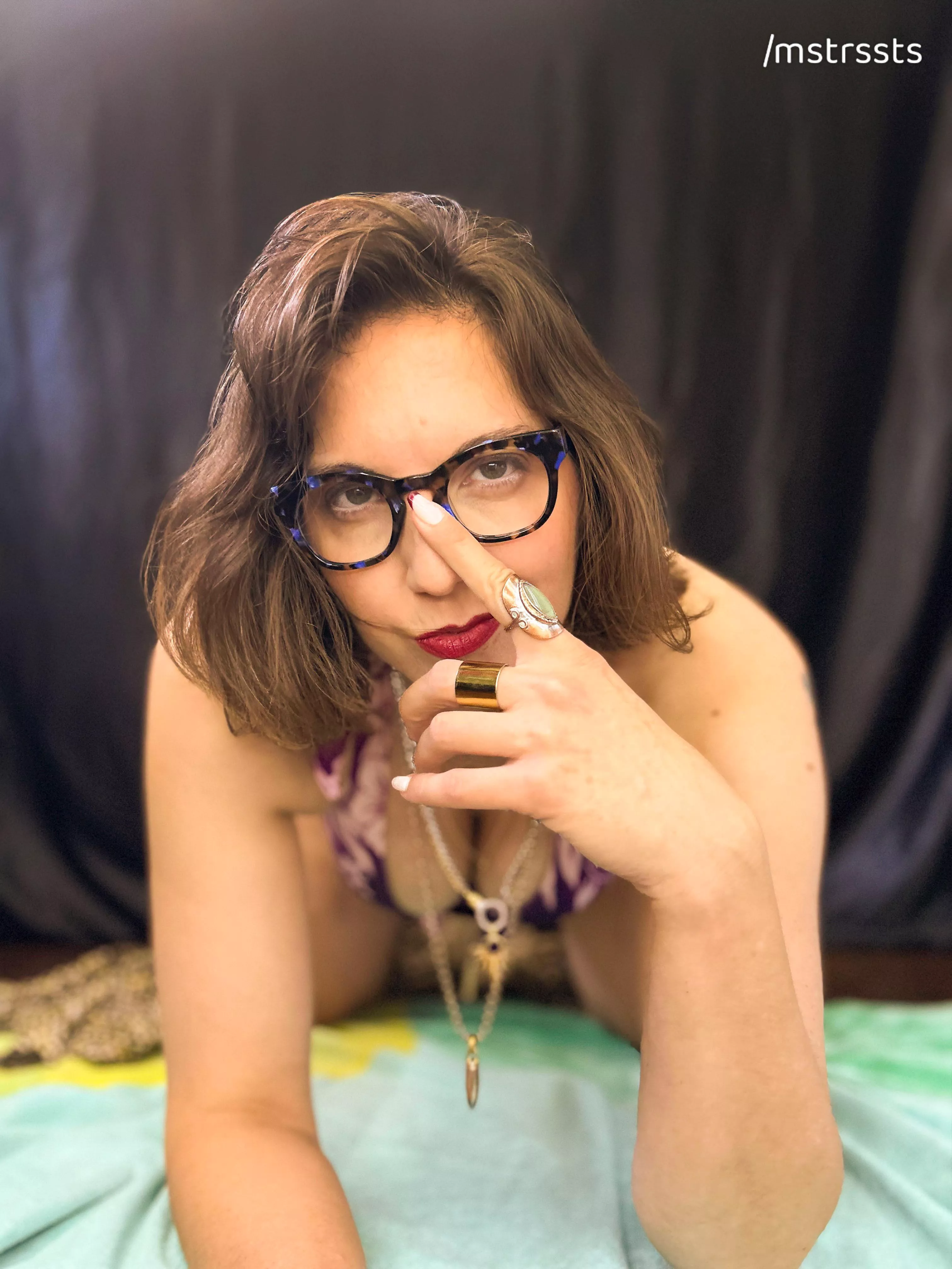 On the prowl for younger men (f48)