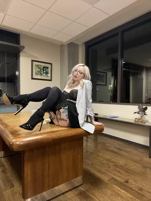 Tell your wife you have to work late tonight 