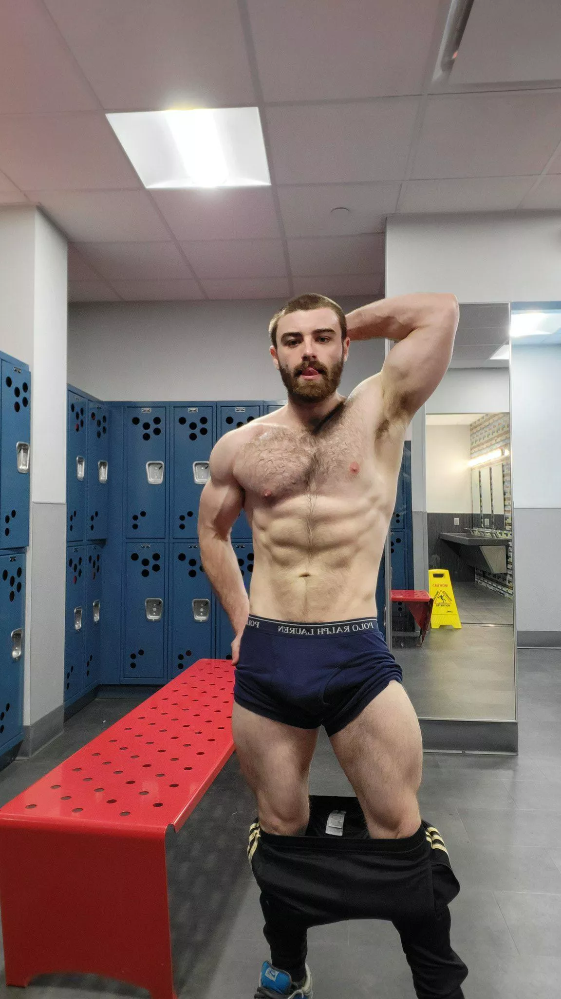 Chat in underwear DM me 