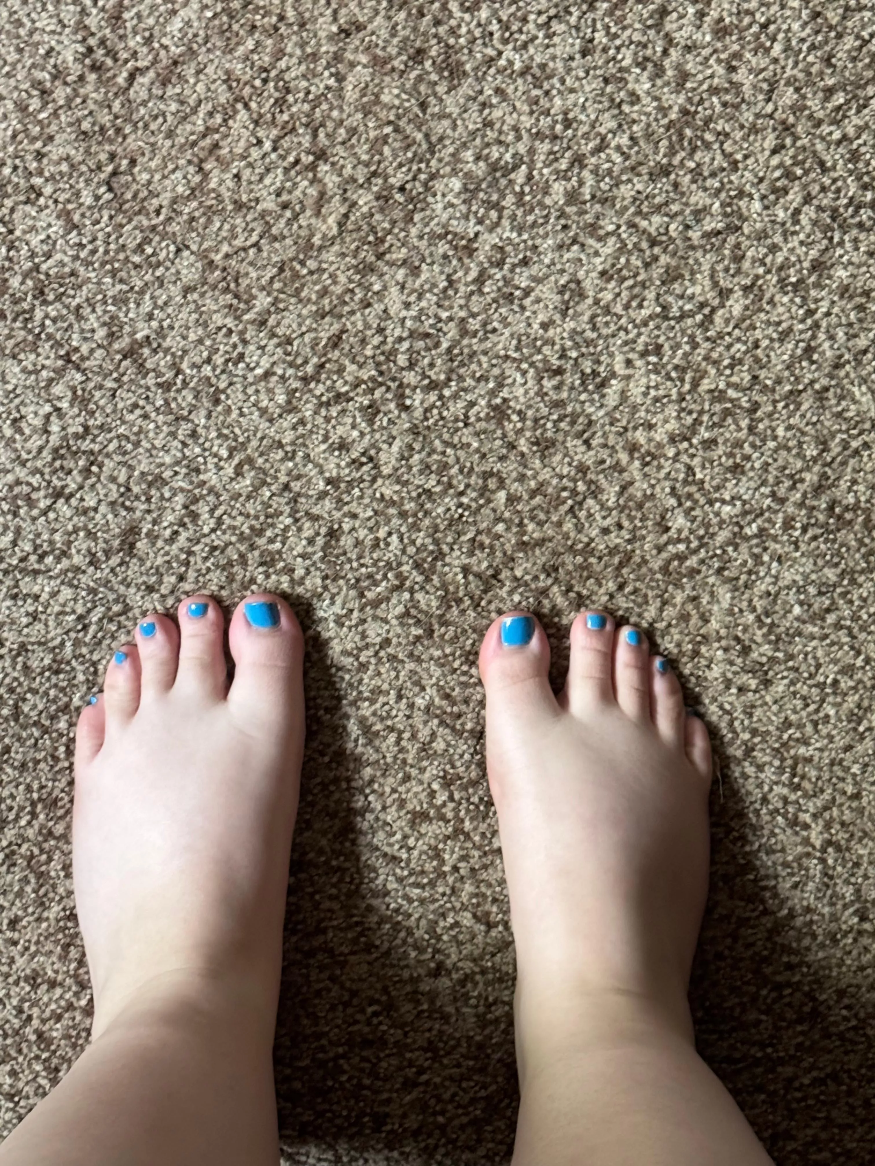 Do you think I have cute feet? 