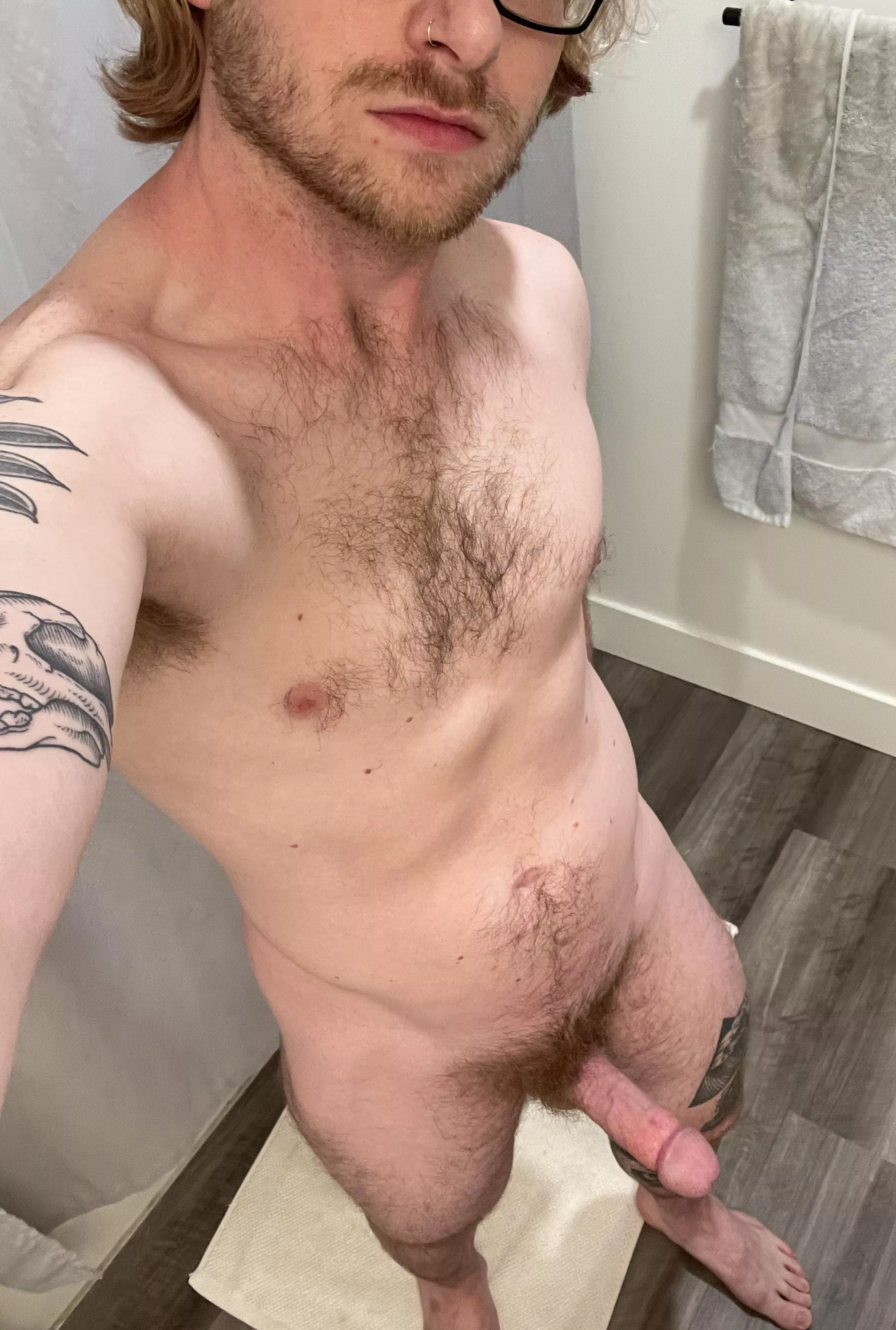 Friday night nude 🤫