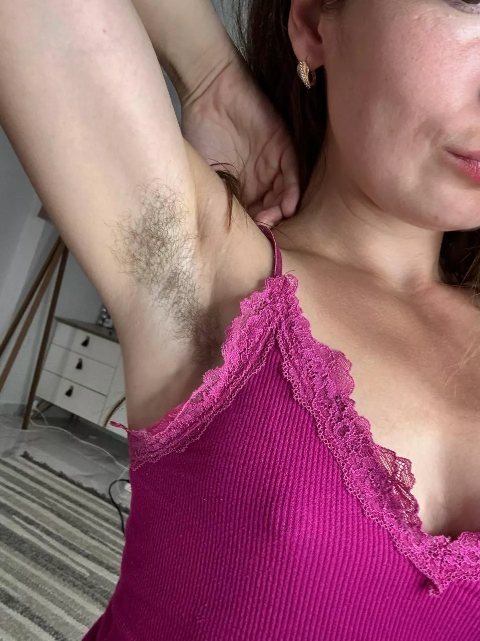 Hairy armpits its so sexy thing, isnt?