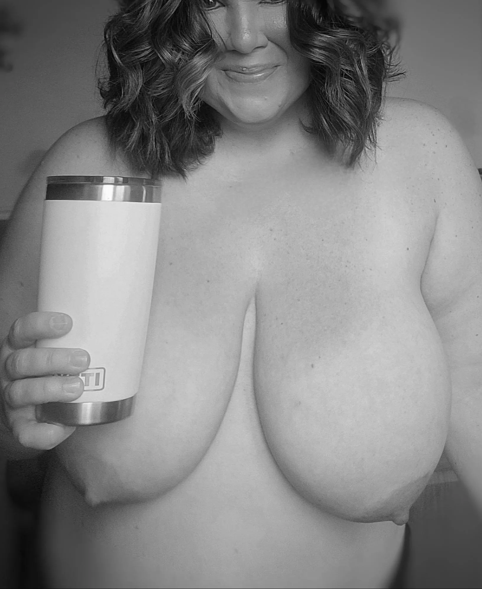 Happy Friday... have a great day! ☀️☕️