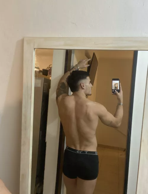 How many people are gonna jerk off to this pic?