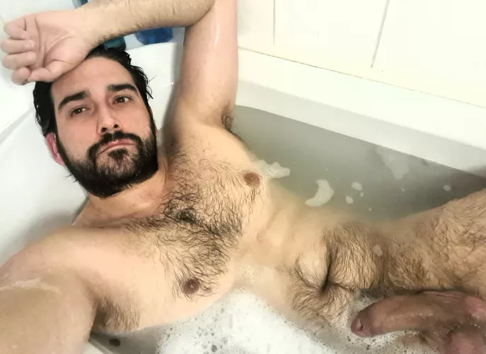 Join me in the tub (41)