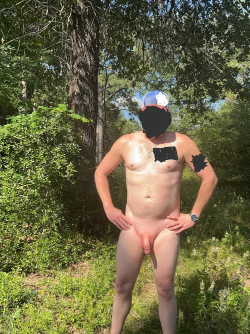 Love outdoor naked adventures!