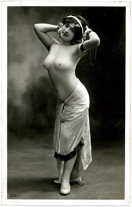 Perfect body on a French Beauty