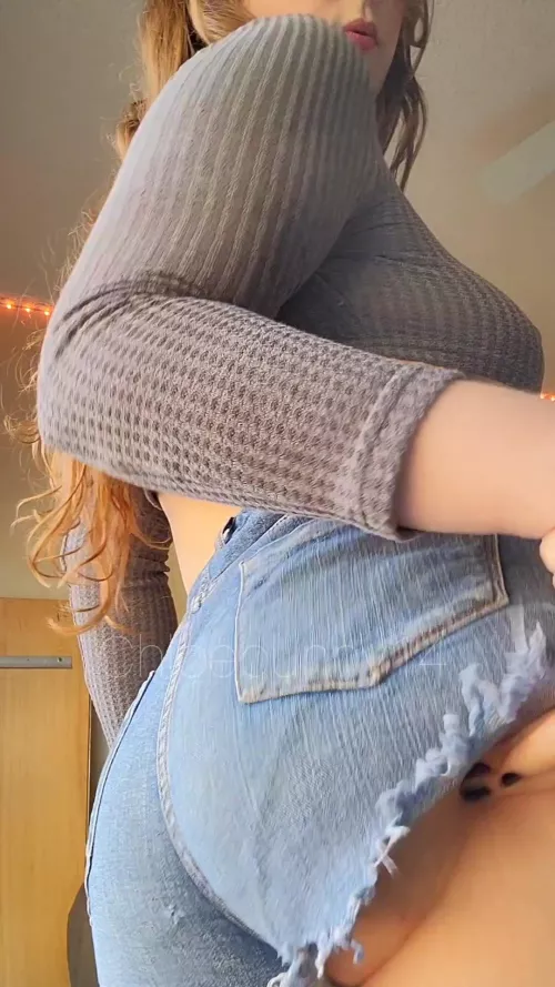 Redheaded, thick, and sadistic. I want to play with humiliation (and SPH!), cuckold, fantasy blackmail & expose, homewrecking, ass worship, CBT, CEI. Tons of femdom premades (new vids just added), tasks and sexting [dom][sext][pic][oth][snp][fet][rat