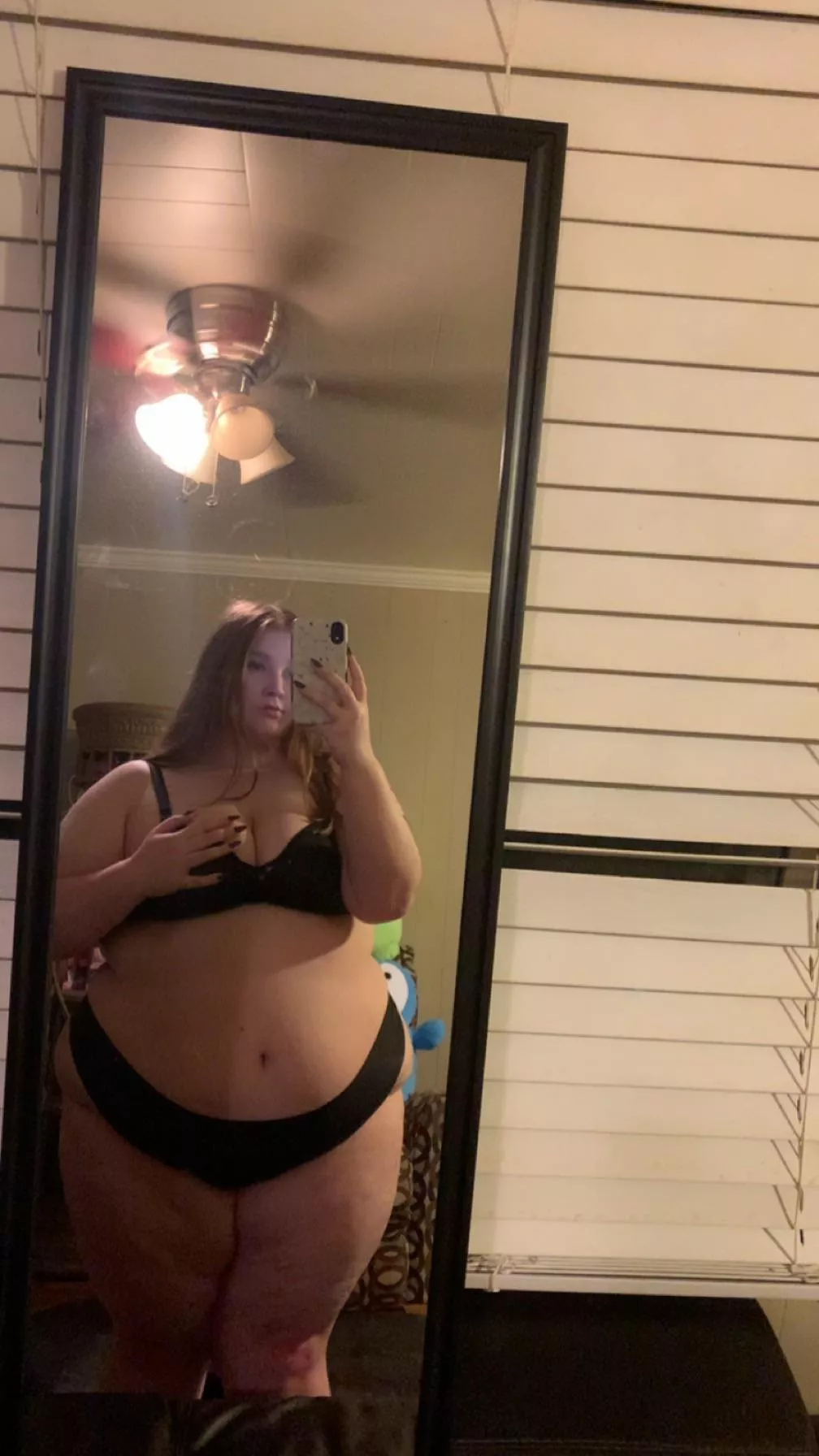 the softest squishiest girl around 😇