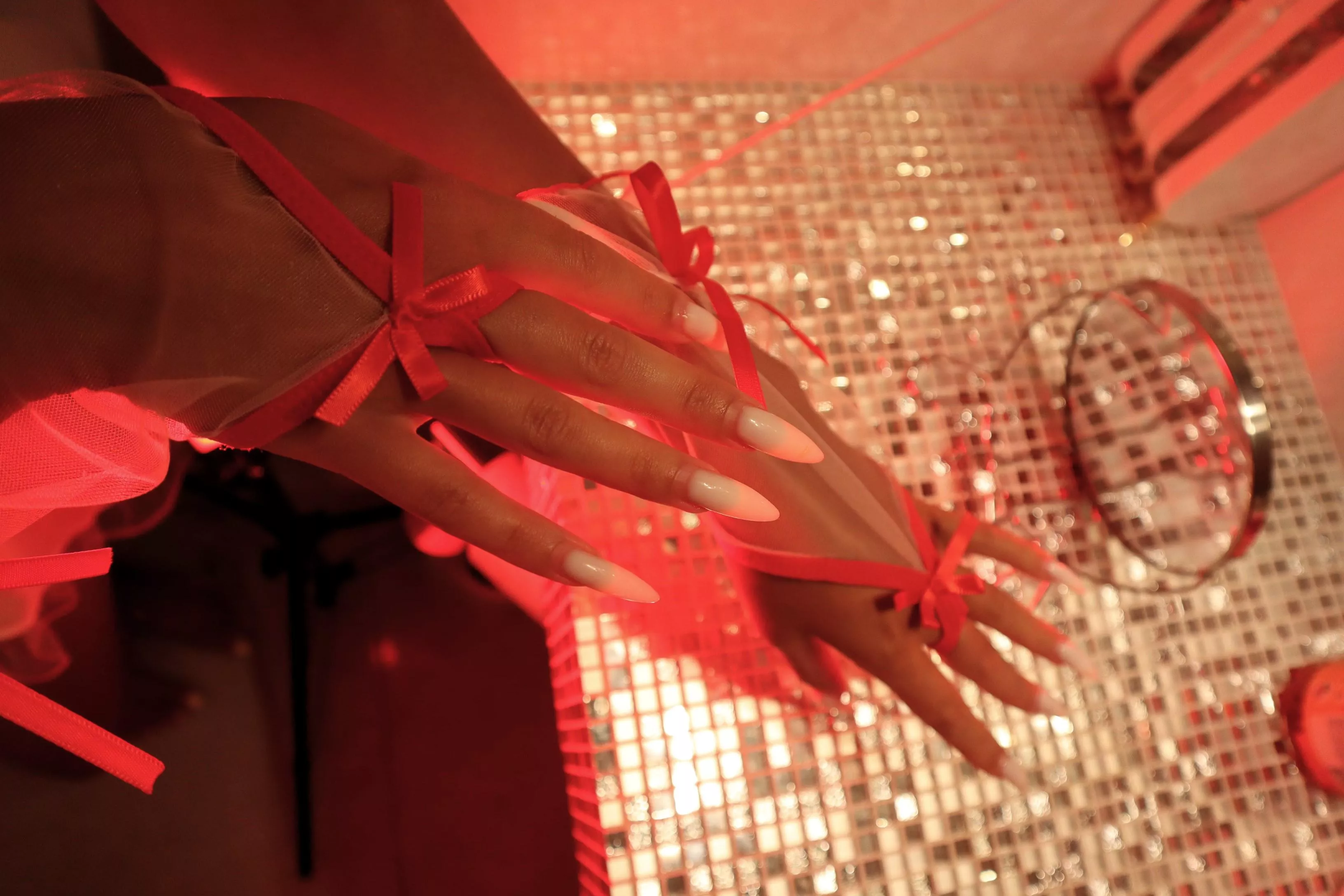 white nails always look sexy 