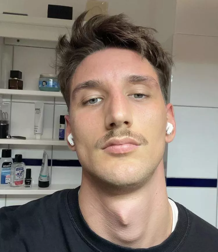 Who wants to Smash with me? 🤫