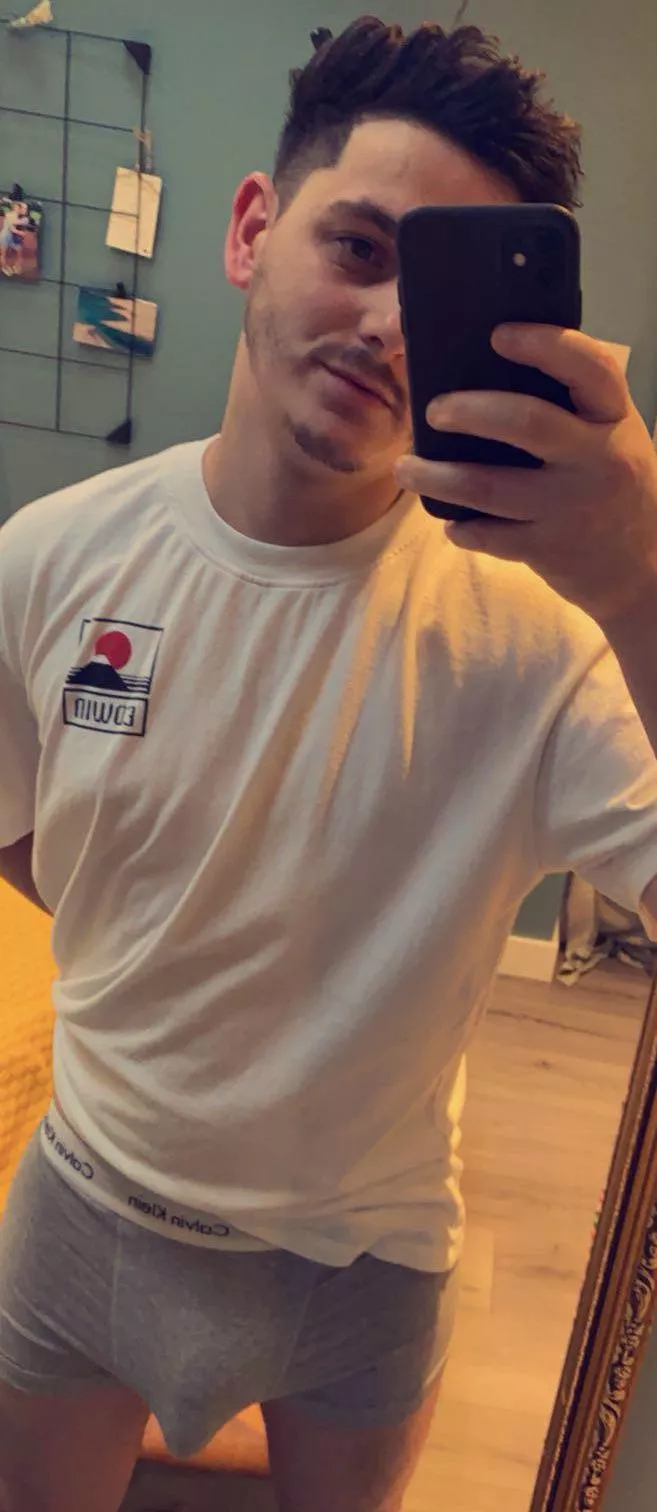 32 straight guy looking for trans/fem for fun? Snapchat: ryans9096